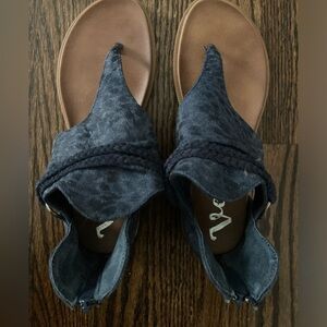 Very G Sariah Sandals in Navy leopard size 8. Like new